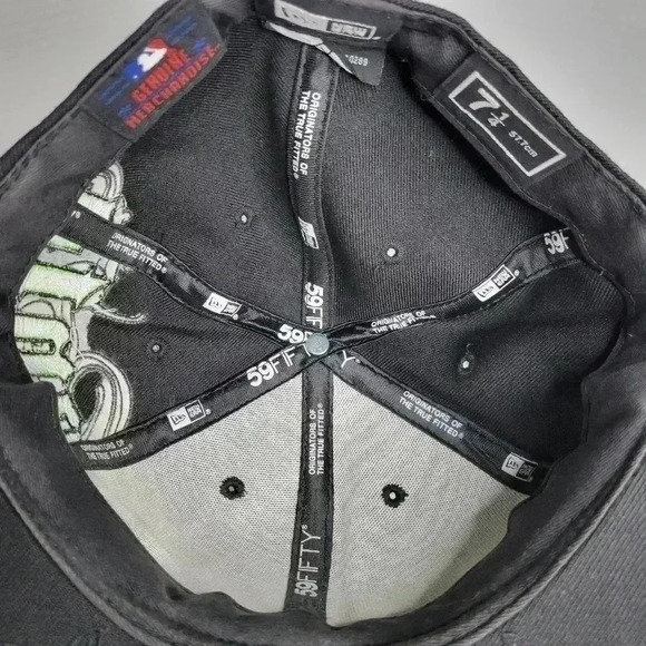 Vtg Atlanta Braves Fitted Hat 7-1/4 New Era 59FIFTY  Black Neon Green Letters - Picture 8 of 8